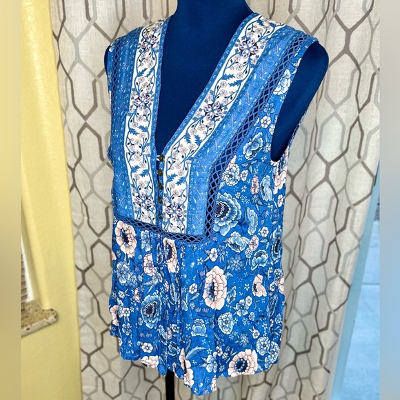 EUC Spell & the Gypsy Collective Navy Blue Zahara Sleeveless Blouse - Picture 5 of 16